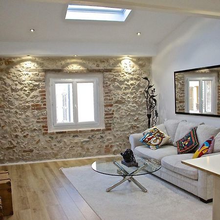 Duplex Fontaine - Appartement Duplex Coeur Vieil Antibes Old City Marche Provencal Eksteriør billede